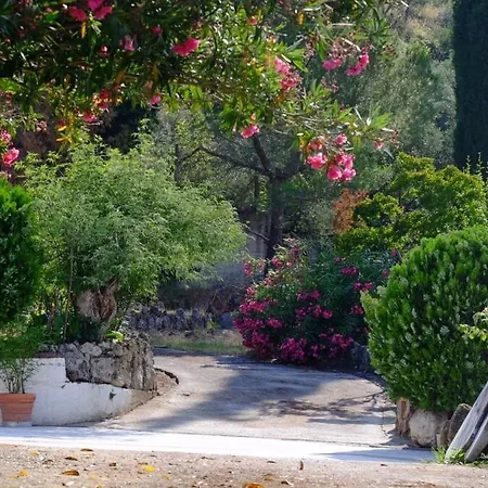 Emmanuela Villa Néos Pírgos