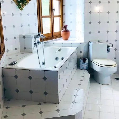 Emmanuela Néos Pírgos