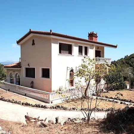 Emmanuela Néos Pírgos